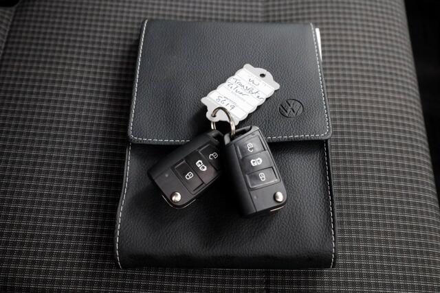 Volkswagen TRANSPORTER T6.1 2.0 TDI 150pk DSG-Automaat L1H1 LED/ACC/Navi/Camera 07-2023