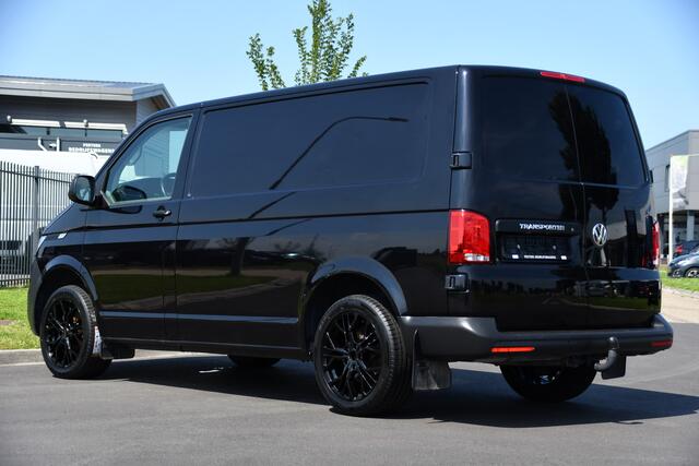 Volkswagen TRANSPORTER 2.0 TDI L1H1 30 Black Edition Cruise, Carplay, 150PK, Automaat, Standkachel, Stoelverwarming, Sensoren, Trekhaak