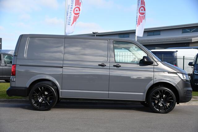 Volkswagen TRANSPORTER 2.0 TDI L1H1 30 Bulli Edition Virtual, Camera, Carplay, Stoelverwarming, 150pk, NAVI, Trekhaak, Sensoren, Uniek!