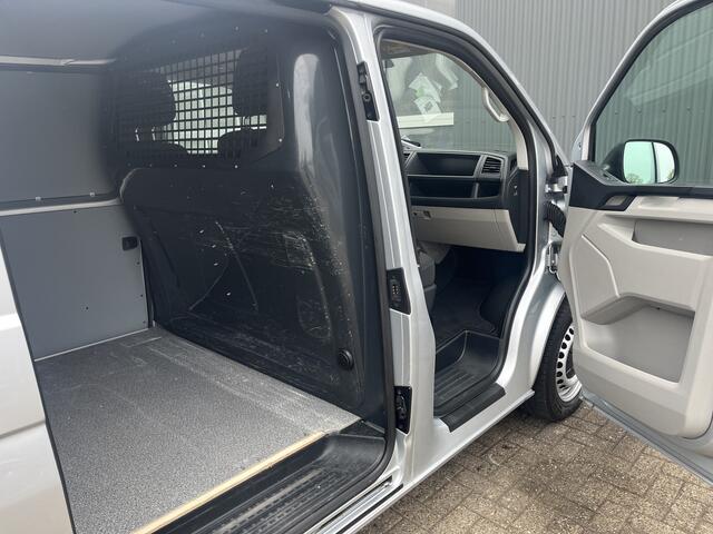 Volkswagen TRANSPORTER 2.0 TSI L2H1 Benzine / CNG Dubbele Schuifdeur Airco Cruise controle Bpm vrij Trekhaak Klep achter Omvormer Kastinrichting Standkachel Euro 6 Benzine Ideaal voor ombouw naar Camper !!