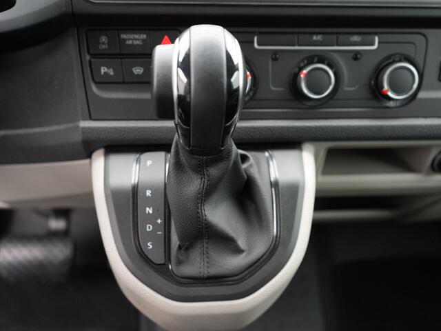 Volkswagen TRANSPORTER 2.0 TDI L2H1 Highline AUT 204PK TREKHAAK 2500 KG
