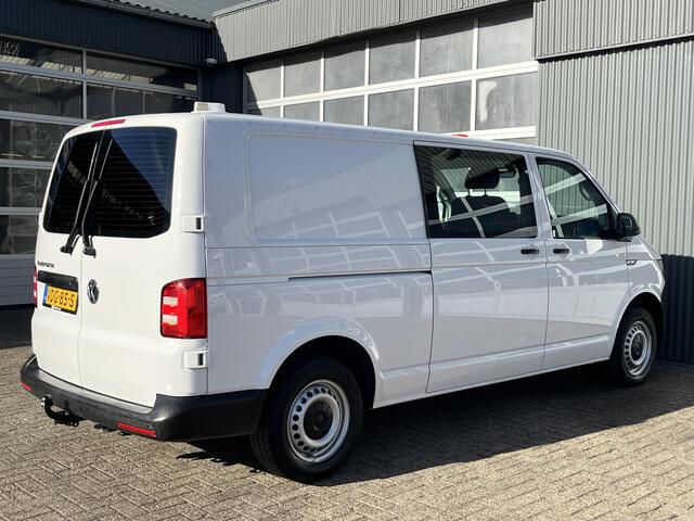 Volkswagen TRANSPORTER 2.0 TDI L2H1 DC Airco Cruise controle Telefoonverbinding Trekhaak 2200kg trekgewicht Parkeersensoren achter Schuifdeur Euro 6 DC 1e eigenaar Dealer onderhouden