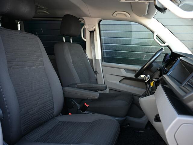 Volkswagen TRANSPORTER 2.0 TDI L2H1 32 DC Caravelle | Camera | Led | 20 inch. | Cruise control | Automaat |