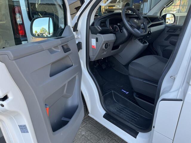 Volkswagen TRANSPORTER 2.0 TDI L2H1 30 DC Airco Cruise controle Telefoonverbinding Trekhaak 2200kg trekgewicht Apple carplay Navigatiesysteem schuifdeur Euro 6 DC 1e eigenaar Dealer onderhouden