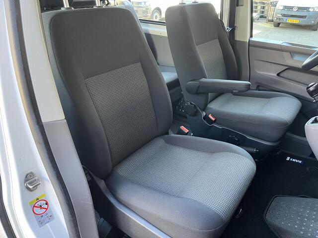 Volkswagen TRANSPORTER 2.0 TDI L2H1 30 DC Airco Cruise controle Telefoonverbinding Trekhaak 2200kg trekgewicht Apple carplay Navigatiesysteem schuifdeur Euro 6 DC 1e eigenaar Dealer onderhouden