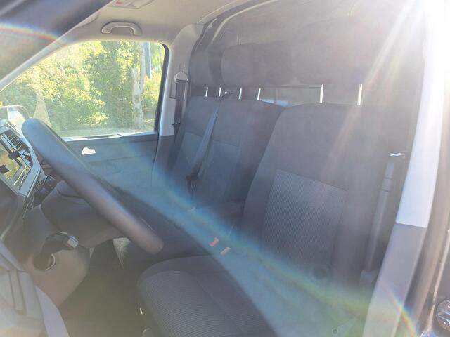 Volkswagen TRANSPORTER 6.1 - 2.0 TDI L2H1 28 Eco Business Navi by App / Trekhaak / PDC