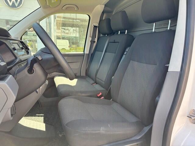 Volkswagen TRANSPORTER 2.0 TDI L2H1 28 / Parkeersensoren achter / Airco
