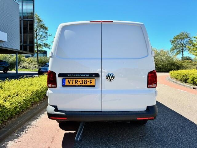 Volkswagen TRANSPORTER 2.0 TDI L2H1 28 / Parkeersensoren achter / Airco