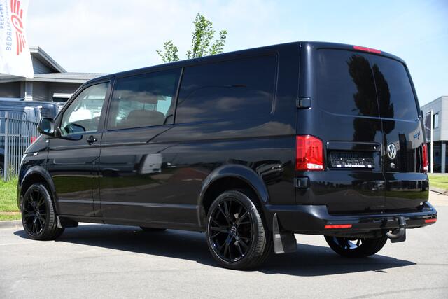 Volkswagen TRANSPORTER 2.0 TDI L2H1 DC 4Motion Black Edition Camera, Adaptieve Cruise, Carplay, LED, 4x4, Stoelverwarming, Automaat, Trekhaak, 199pk, Uniek!
