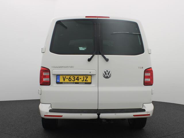 Volkswagen TRANSPORTER 2.0 TDI L2H1 DC Highline PDC / CRUISE / FULL LED / BLUETOOTH / TREKHAAK / NETJES!