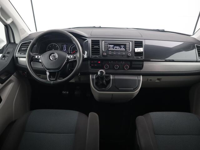 Volkswagen TRANSPORTER 2.0 TDI L2H1 DC Highline PDC / CRUISE / FULL LED / BLUETOOTH / TREKHAAK / NETJES!