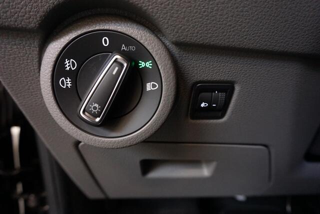 Volkswagen TRANSPORTER 2.0 TDI L2H1 28 Dubbele Cabine Highline Automaat Cruise Control Airco Navigatie Parkeersensoren Camera