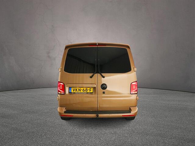 Volkswagen TRANSPORTER T6.1 2.0 TDI 150pk DSG L2 Bulli Dubbele Cabine | Leder | 2x Schuifdeur | Adaptieve Cruise Control | 6-persoons | Apple Carplay / Android Auto | Trekhaak | Camera | Navigatie |
