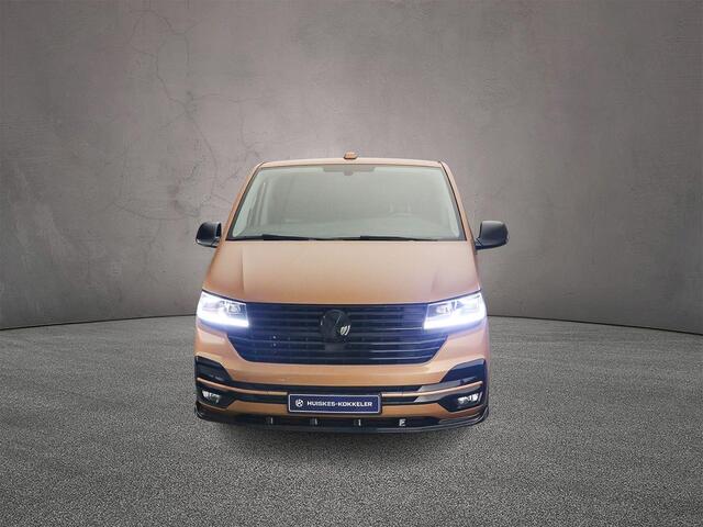 Volkswagen TRANSPORTER T6.1 2.0 TDI 150pk DSG L2 Bulli Dubbele Cabine | Leder | 2x Schuifdeur | Adaptieve Cruise Control | 6-persoons | Apple Carplay / Android Auto | Trekhaak | Camera | Navigatie |