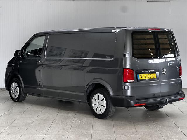 Volkswagen TRANSPORTER 2.0 TDI L2H1 Business/ Trekhaak/ 3-Zitplaatsen voor/ Zij-Schuifdeur Rechts/ Apple + Android/ Airco/ Cruise/ Elek. pakket/ Bluetooth/ Armsteun/ PDC/ Dagrijverl.