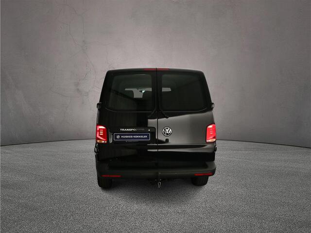 Volkswagen TRANSPORTER 2.0 TDI 110 PK L2 Dubbele cabine Comfortline | 6-zitplaatsen | Betimmering | Trekhaak | Navigatie (Apple carplay / Android Auto)