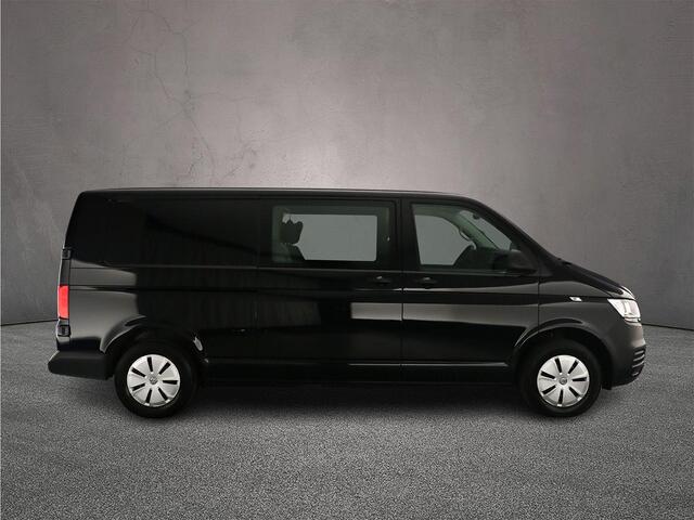 Volkswagen TRANSPORTER 2.0 TDI 110 PK L2 Dubbele cabine Comfortline | 6-zitplaatsen | Betimmering | Trekhaak | Navigatie (Apple carplay / Android Auto)