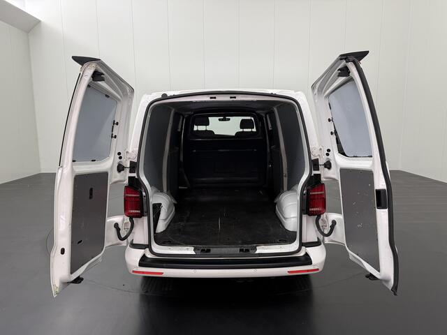 Volkswagen TRANSPORTER 2.0TDI 150PK DSG Automaat Lang Bulli | Digital Cockpit | Led | 2xSchuifdeur | Navigatie | Airco | Cruise | Achterdeuren