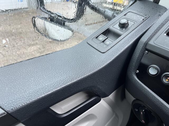 Volkswagen TRANSPORTER 2.0 TDI L2H1 DC Kipper Airco trekhaak 2200kg Trekgewicht 1e eigenaar Dealer onderhouden Telefoonverbinding Kieper P-up Open laadbak Hoge schotten 6-Persoons Euro 6 Bpm vrij!!