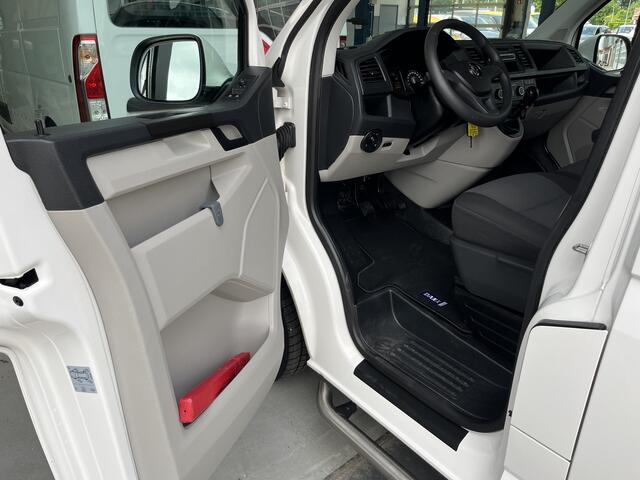 Volkswagen TRANSPORTER Kombi 2.0 TSI L2H1 Benzine 9-Persoons Airco Trekhaak 2500kg trekgewicht Kombi Personenbus Passenger Groepsvervoer Taxi