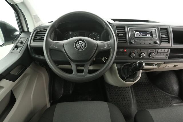 Volkswagen TRANSPORTER 2.0 TDI L2H1 140PK | Airco | Cruise | Trekhaak | 3 Zits | Sidebars