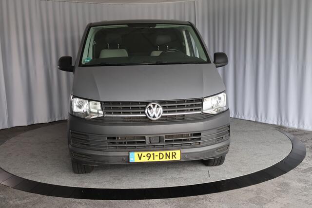 Volkswagen TRANSPORTER 2.0 TDI L2H1 204 PK! Trendline Pdc V+A, Navi, Airco, ACC