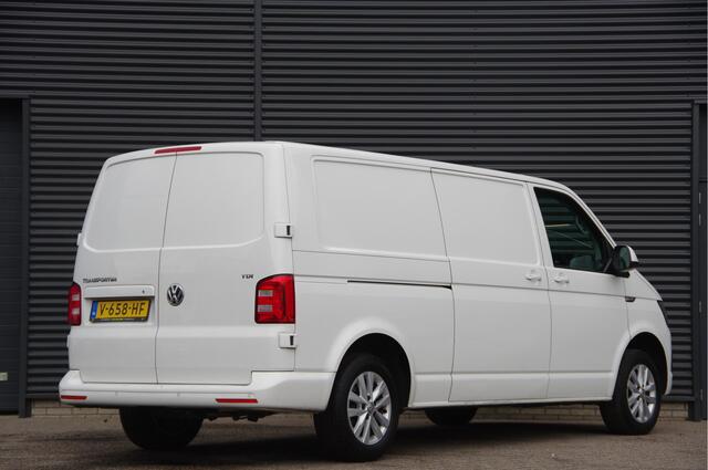 Volkswagen TRANSPORTER 2.0 TDI L2 Highline 3-ZITS, EURO6! NAVI, CRUISE, AIRCO, PARKEERSENSOREN, NAP, NL AUTO