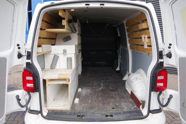 Volkswagen TRANSPORTER 2.0 TDI L2 Highline 3-ZITS, EURO6! NAVI, CRUISE, AIRCO, PARKEERSENSOREN, NAP, NL AUTO