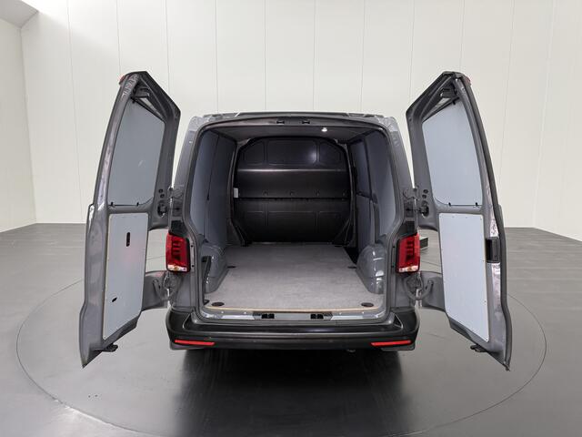 Volkswagen TRANSPORTER 2.0TDi 150PK DSG Automaat | Achterdeuren | Multimedia | Airco | Cruise | 3-Zits | Betimmering