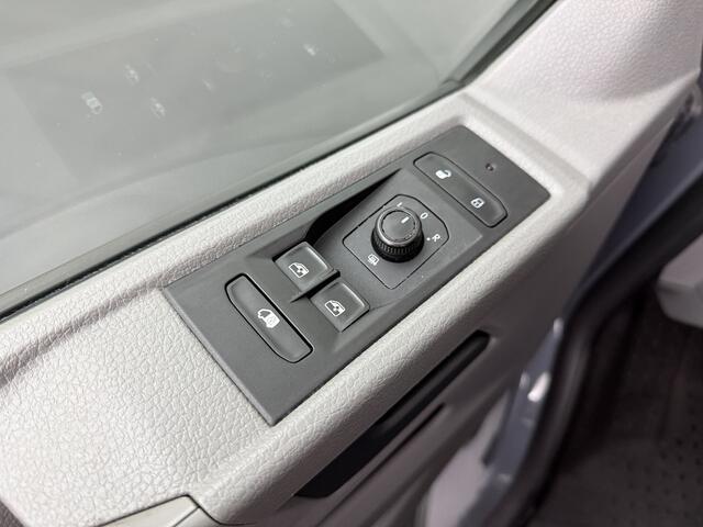Volkswagen TRANSPORTER 2.0TDi 150PK DSG Automaat | Achterdeuren | Multimedia | Airco | Cruise | 3-Zits | Betimmering