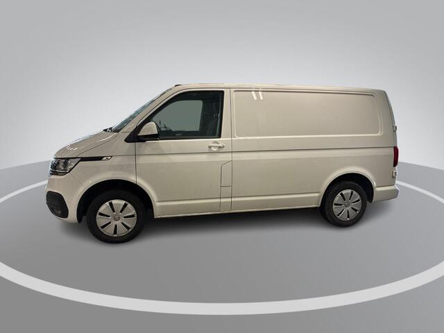Volkswagen TRANSPORTER 2.0 TDI 150pk DSG L1H1 28 Bulli · Apple/Android Car Play · Afneembare Trekhaak · Cruise Control · Airco · Navigatie · Parkeersensoren ·