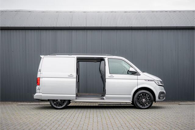 Volkswagen TRANSPORTER T6.1 Bulli 2.0 TDI L1H1 | Virtual cockpit | Automaat | 150 PK | 3-Zits | 1e Eigenaar | LED | Camera | Carplay | PDC | Zijschuifdeur R+L | Trekhaak