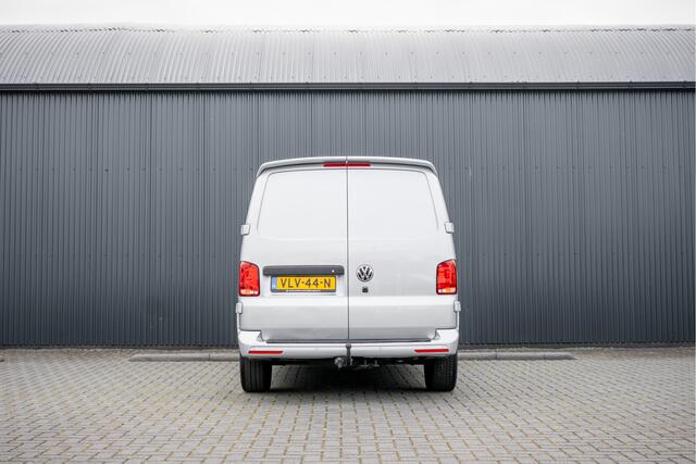 Volkswagen TRANSPORTER T6.1 Bulli 2.0 TDI L1H1 | Virtual cockpit | Automaat | 150 PK | 3-Zits | 1e Eigenaar | LED | Camera | Carplay | PDC | Zijschuifdeur R+L | Trekhaak