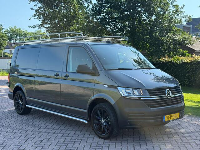 Volkswagen TRANSPORTER 2.0 TDI T6.1 L2H1 Imperiaal Trekhaak Camera Cruise Airco