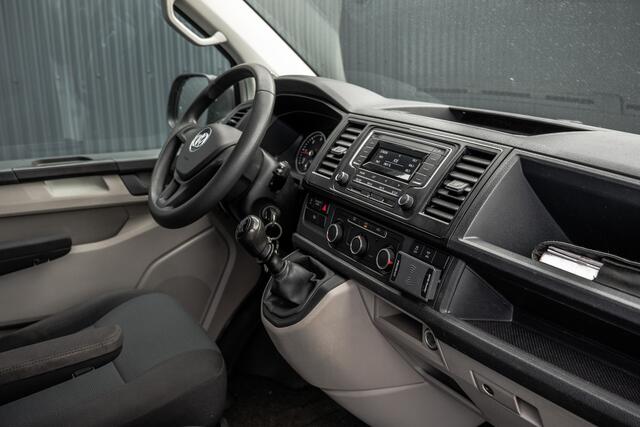 Volkswagen TRANSPORTER 2.0 TDI 4motion L2H1 | 150 PK | DC 6-Zits | 1e Eigenaar | Cruise | Zijschuifdeur R+L | Airco | Imperiaal | Trekhaak