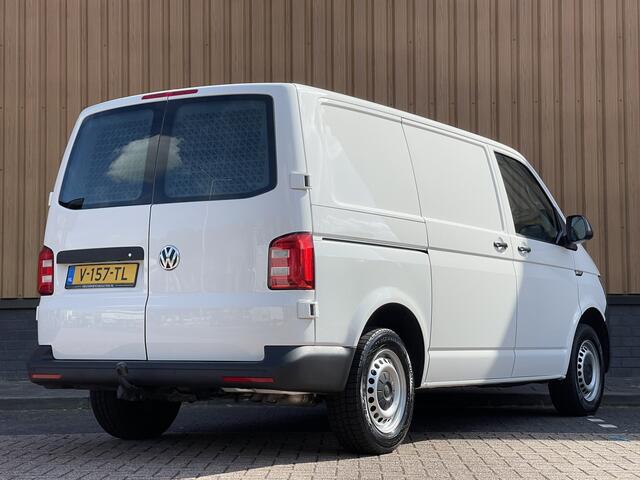 Volkswagen TRANSPORTER 2.0 TSI L1H1 | Benzine! | Trekhaak | Cruise Control | Parkeersensoren Achter | Voorruitverwarming | Apple Carplay | Android Auto |