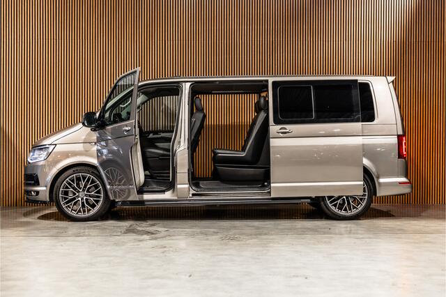 Volkswagen TRANSPORTER 2.0 TDI L2H1 DC Highline | Schuifdak | ACC | Bi-Xenon | Camera | Stoelverwarming | Navigatie | Alcantara bekleding | Trekhaak | L+R Schuifdeur | 20'' Sport velgen | Orig. NL Auto | NAP Logisch | Nieuwe APK