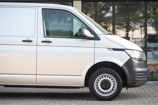Volkswagen TRANSPORTER 2.0 TDI L2H1 32 Automaat | Adapt. Cruise | PDC | Betimmering |