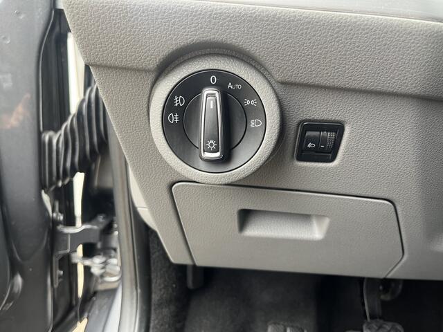 Volkswagen TRANSPORTER 2.0 TDI L2H1 DC 150pk Airco Cruise controle Telefoonverbinding Apple carplay Stuurwielbediening Parkeersensoren voor en achter Euro 6 1e eigenaar Dealer onderhouden