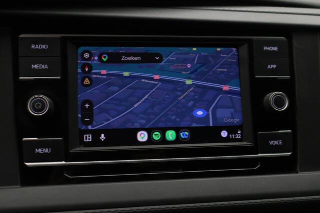 Volkswagen TRANSPORTER 2.0 TDI DSG 150 PK Lang 3-Zits, Airco, Cruise, Apple Carplay, Camera, DAB, PDC, Trekhaak, 18''