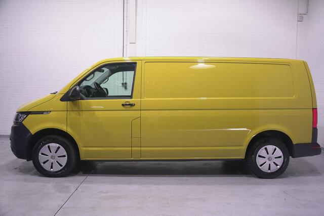 Volkswagen TRANSPORTER 2.0 TDI 110 pk L2H1 Airco, Apple Carplay, Camera, Cruise Control, Laadruimte Pakket, PDC V+A, 3-Zits