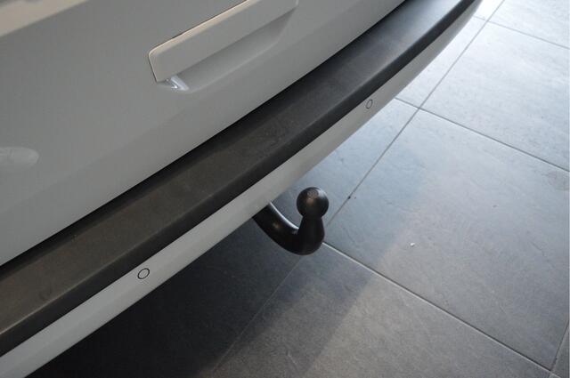 Volkswagen TRANSPORTER 2.0 TDI L2H1 DC Highline navi trekhaak 18 inch 150 pk !!