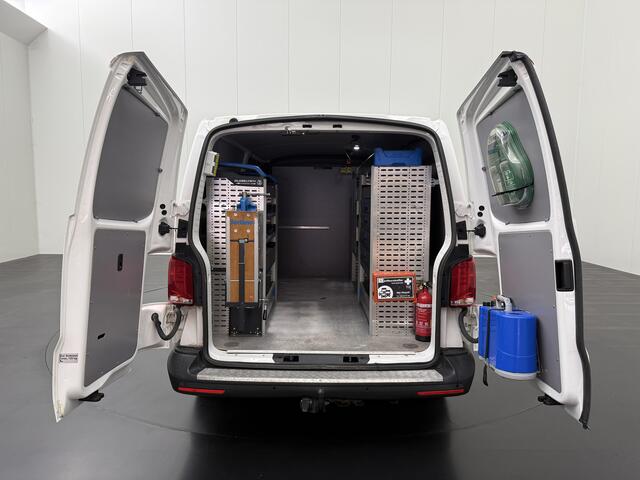 Volkswagen TRANSPORTER 2.0TDI 150Pk DSG Automaat Lang Highline | 2xSchuifdeur | Werkplaats | Navigatie | Camera | 3-Zits | Airco | Cruise