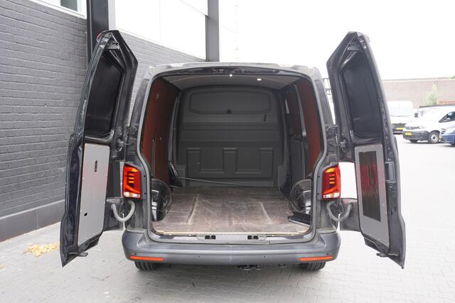 Volkswagen TRANSPORTER 2.0 TDI 150PK Automaat EURO 6 - Airco - Navi - Cruise - ¤ 17.900,- Excl.