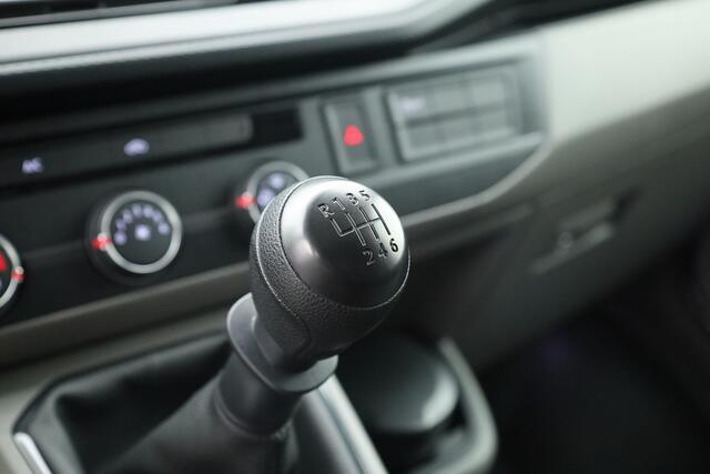 Volkswagen TRANSPORTER 2.0 TDI - 150pk | 4Motion | 4WD | Cruise | Apple Carplay | Trekhaak | L1 | 9.900km!