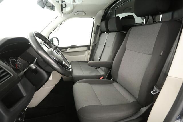 Volkswagen TRANSPORTER 2.0 TDI L1H1 Highline 204PK | Automaat | Airco | Cruise | Camera | 3 Zits | Carplay | Navi | Trekhaak
