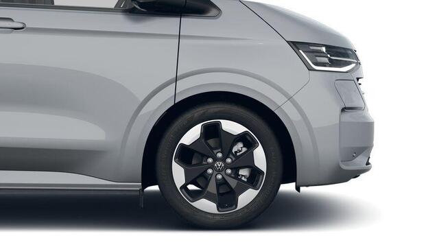 Volkswagen TRANSPORTER Caravelle Style L2 2.5 eHybrid 233 pk | ¤2.500 Inruilpremie beschikbaar | 8-zits | Elek. Trekhaak | Verwarmde voorruit | LED Matrix koplampen | Harman-Kardon |