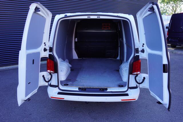 Volkswagen TRANSPORTER 150pk Automaat L2H1