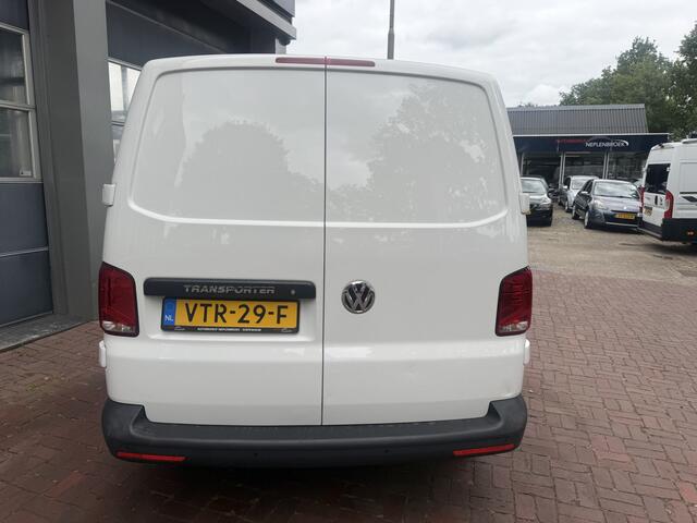 Volkswagen TRANSPORTER 2.0 TDI L2H3 Bj 2023 Km 37.000 BPM VRIJ APK 07-2027 1e eigenaar !!