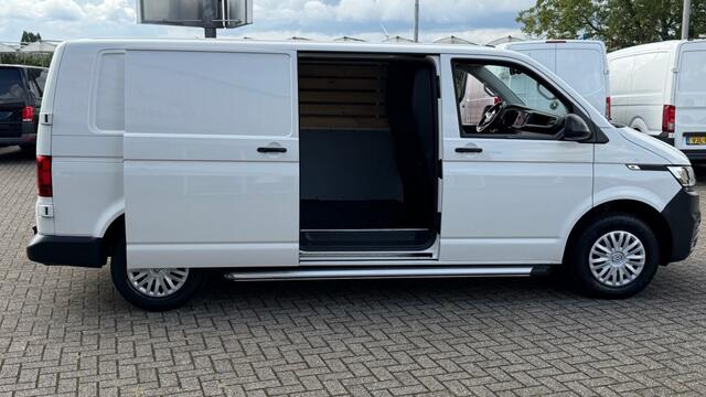 Volkswagen TRANSPORTER 2.0 TDI 81KW 110PK L2H1 EURO 6 AIRCO/ CRUISE CONTROL/ NAVIGATIE/ 100% DEALERONDERHOUDEN